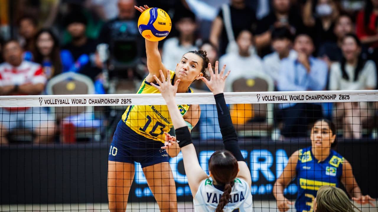 Gabi em ação contra o Japão