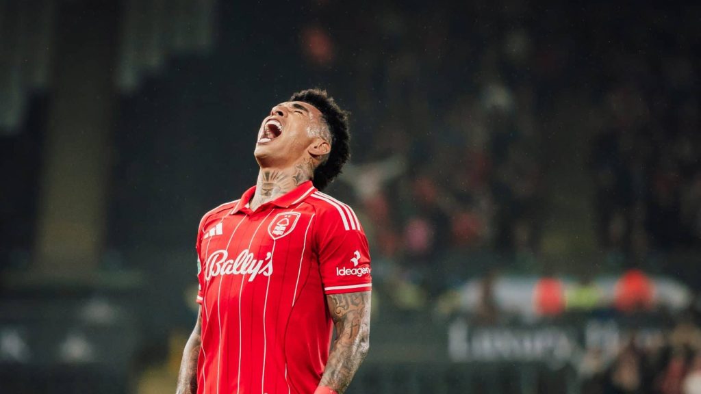 Igor Jesus pelo Nottingham Forest