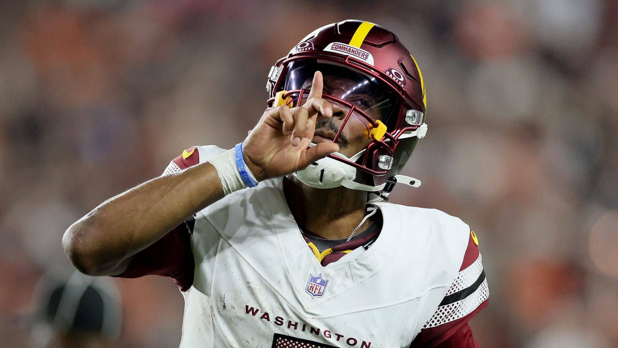 Jayden Daniels pelo Washington Commanders