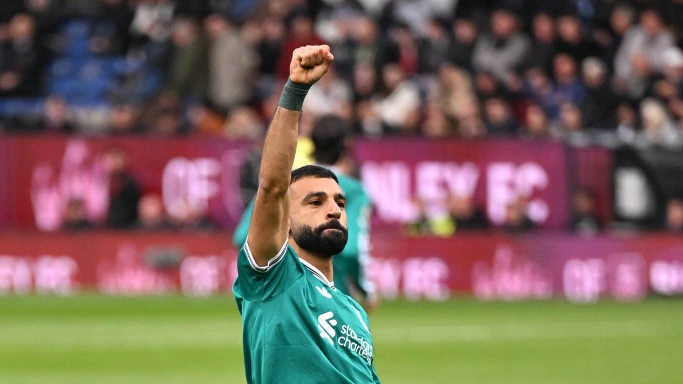 Salah comemorando o gol da vitória do Liverpool contra o Burnley