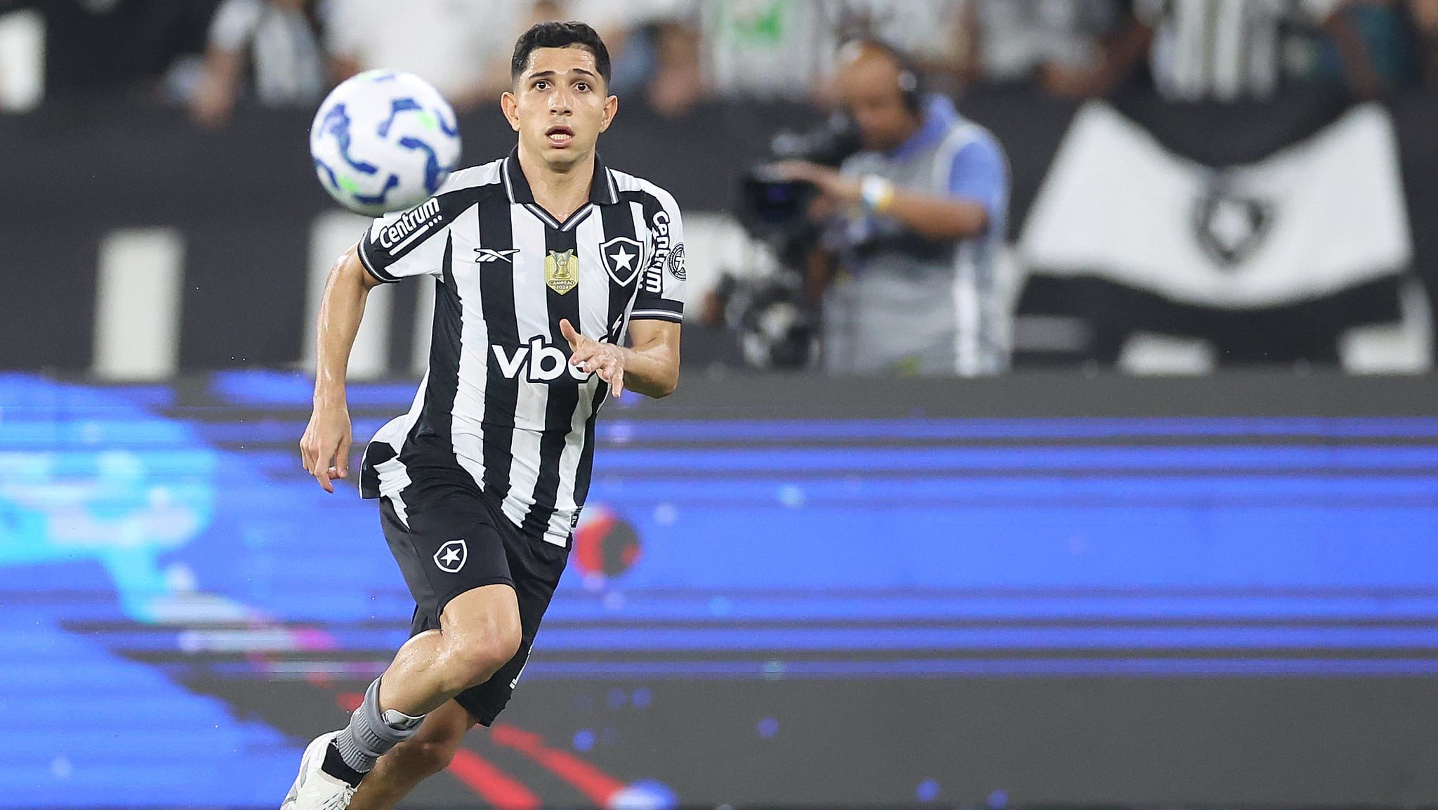 Savarino em ação pelo Botafogo