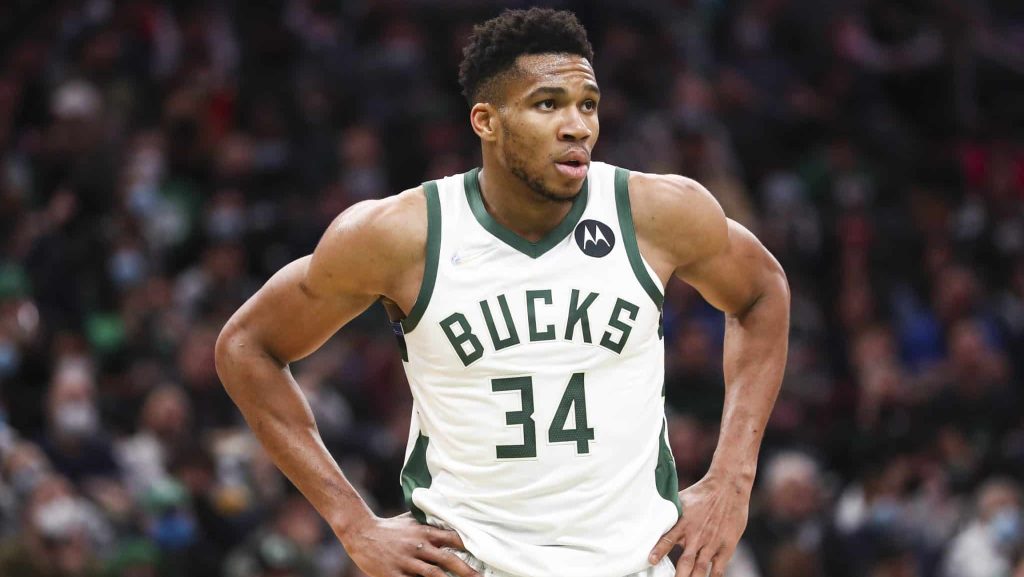 Giannis Antetokounmpo, astro do Milwaukee Bucks