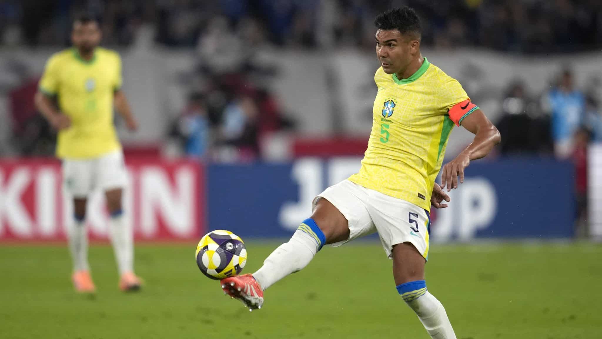 Casemiro em ação pela Seleção contra o Japão
