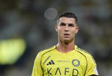 Cristiano Ronaldo com a camisa do Al-Nassr em campo. Astro português comprou ações do clube