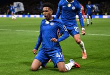 Estêvão comemorando gol do Chelsea contra o LIverpool