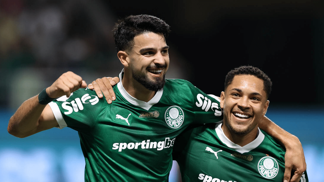 Flaco López e Vitor Roque pelo Palmeiras