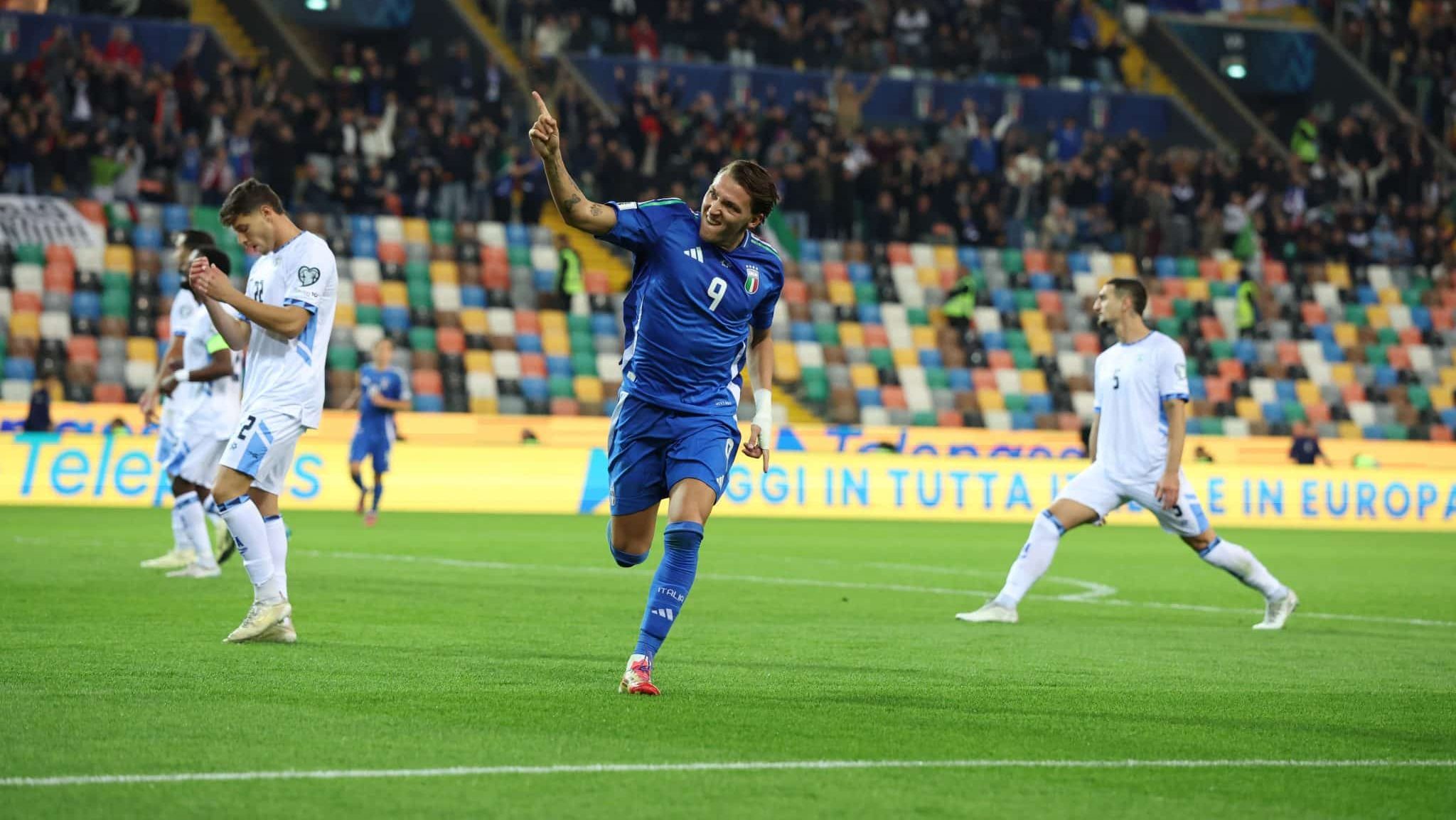 Retegui comemorando gol da Itália contra Israel