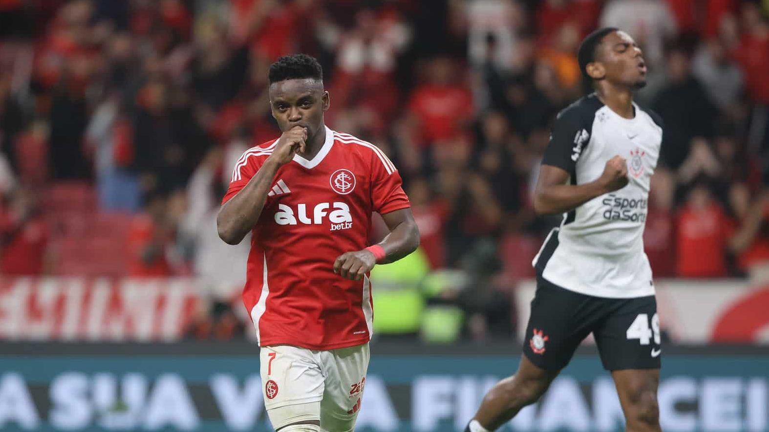 Carbonero comemora gol pelo Inter