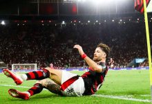 Léo Pereira comemora gol do Flamengo sobre o Santos