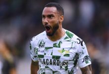Guilherme Schettine na comemoração de gol pelo Moreirense