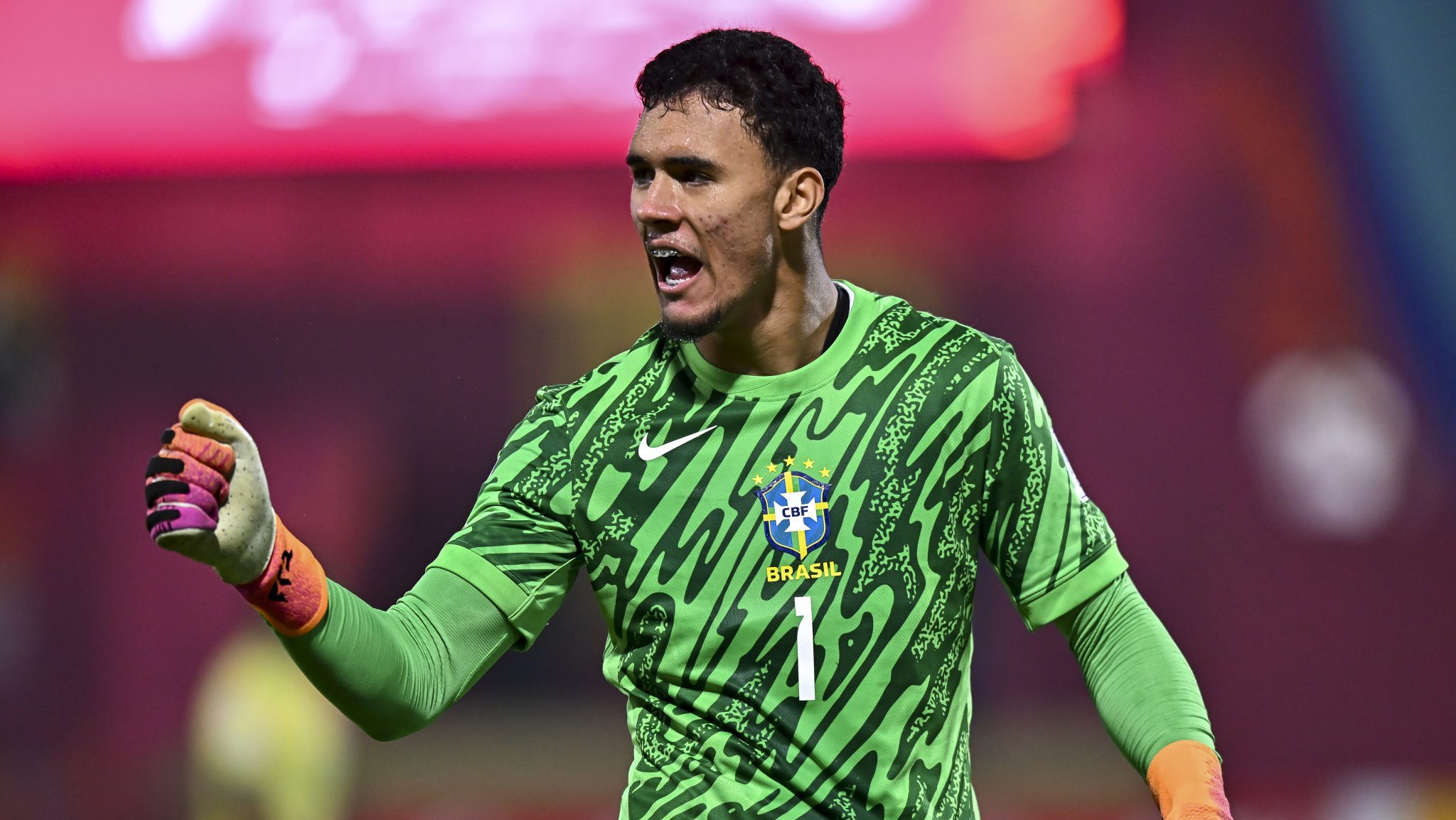 O goleiro João Pedro foi o herói da classificação da Seleção para as quartas de final do Mundial Sub-17