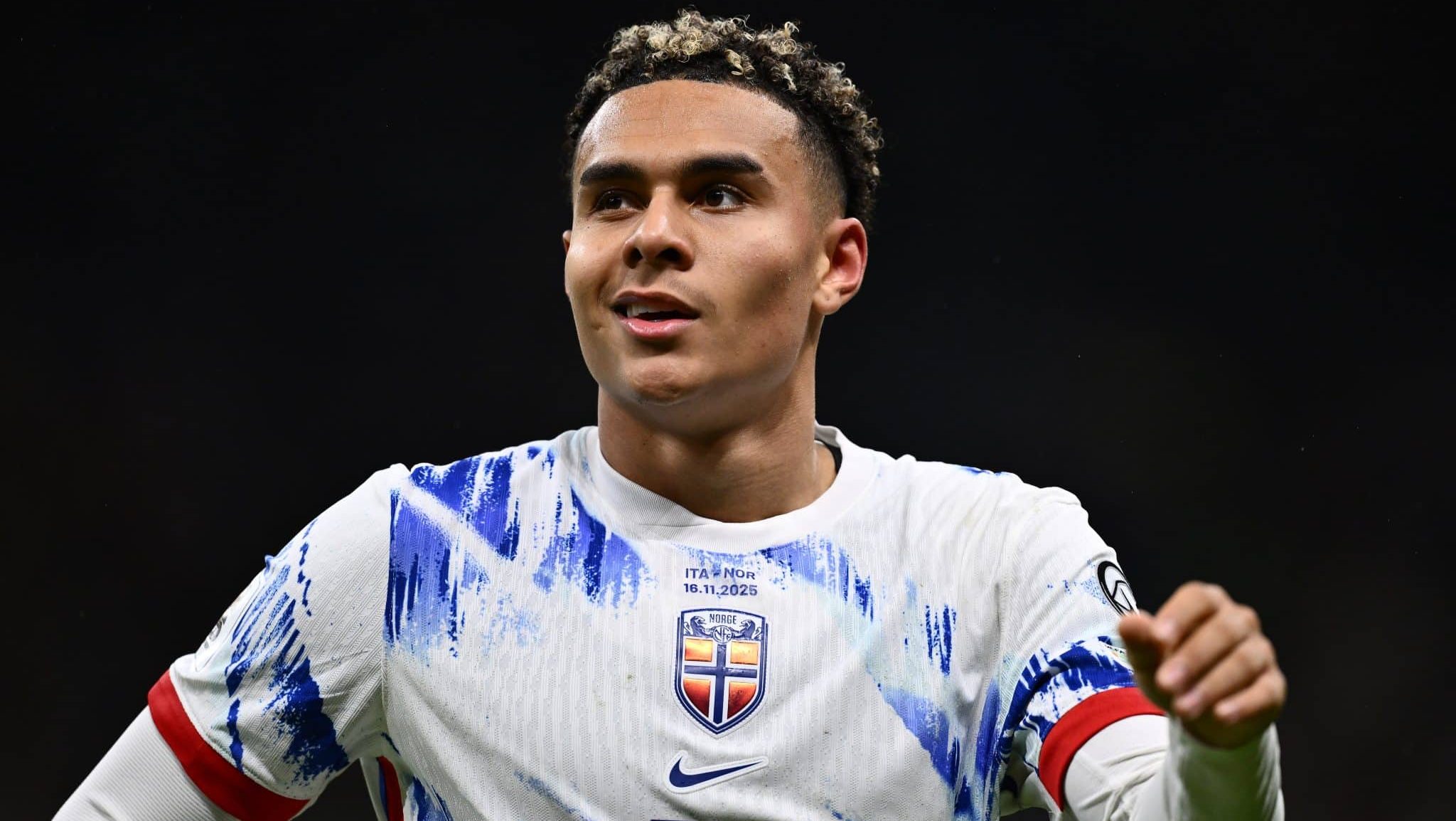 Antonio Nusa em ação pela seleção da Noruega