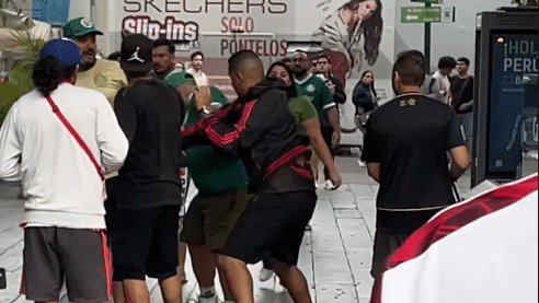 Torcedores de Flamengo e Palmeiras brigam em Lima