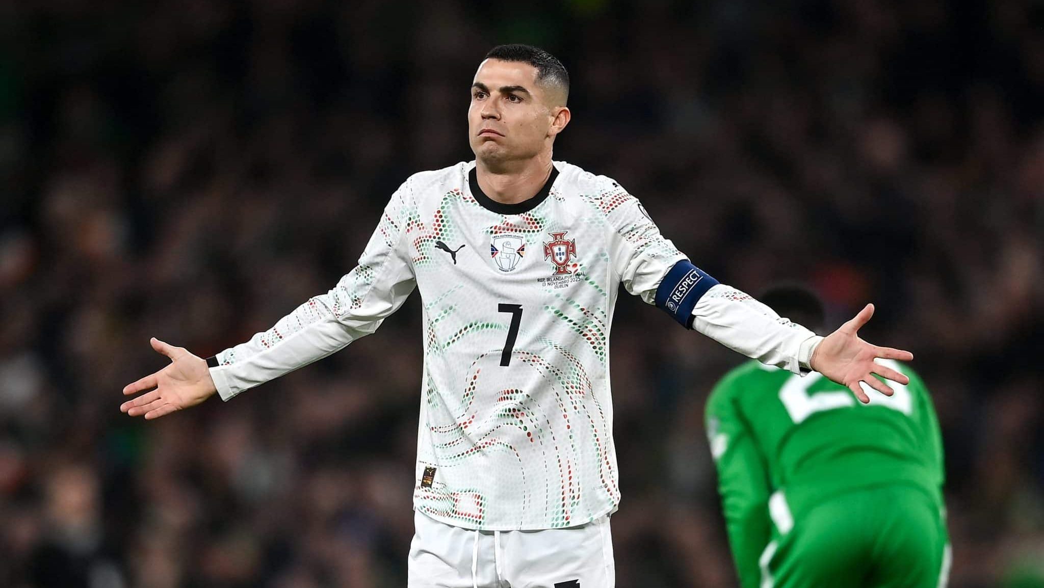 Cristiano Ronaldo expulso na despedida das Eliminatórias