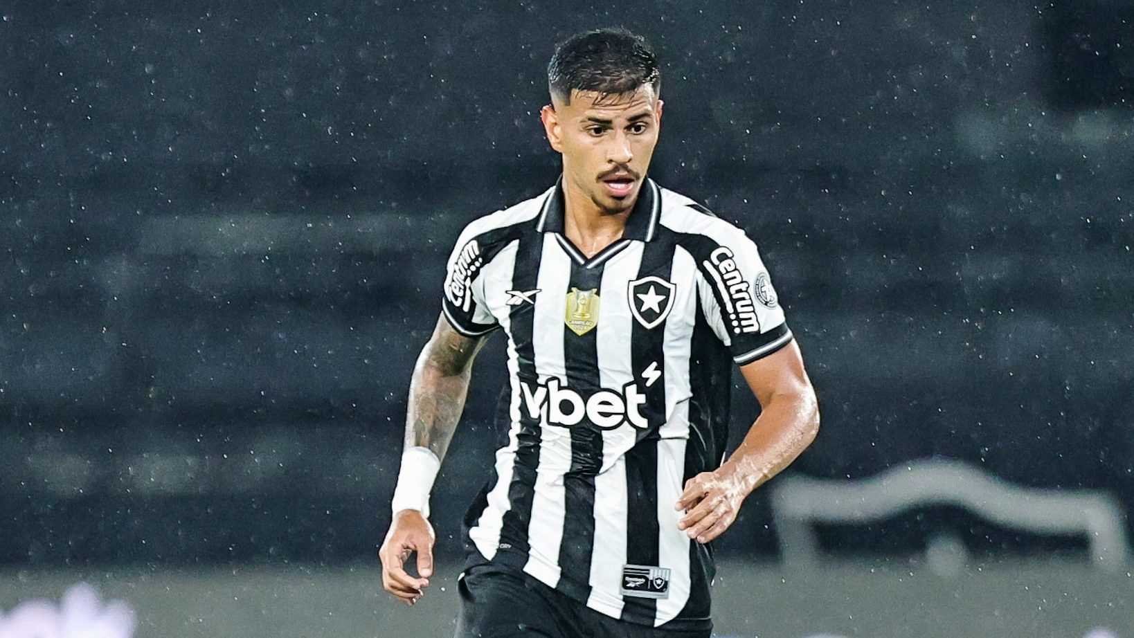 David Ricardo em ação no Nilton Santos