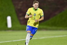 Dell, atacante do Bahia conhecido como Haaland do Sertão, comemora gol.