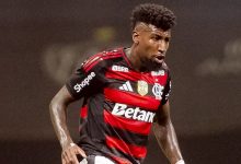 Emerson Royal em ação contra o Atlético-MG