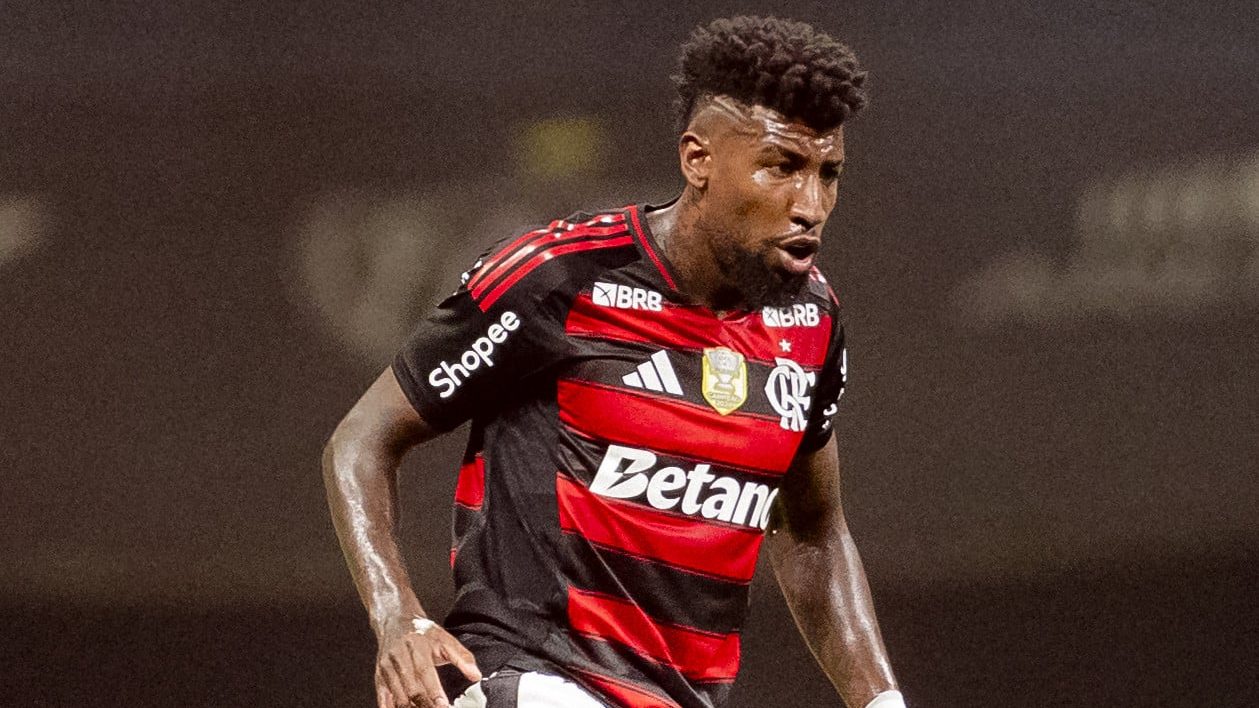 Emerson Royal em ação contra o Atlético-MG