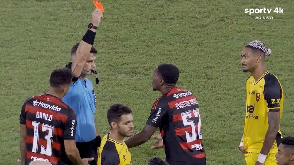 evertton araujo expulso flamengo