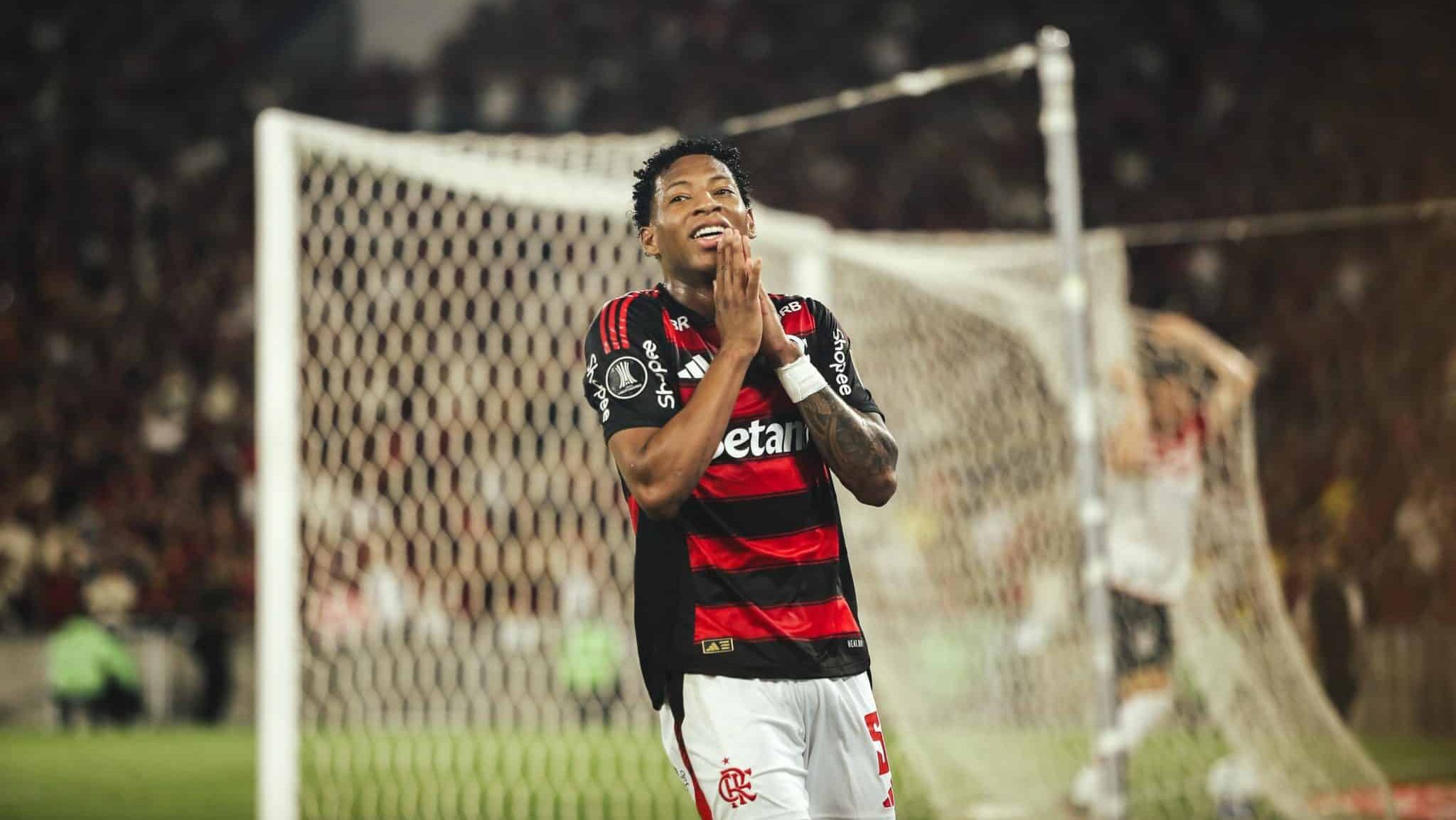 Gonzalo Plata em ação pelo Flamengo