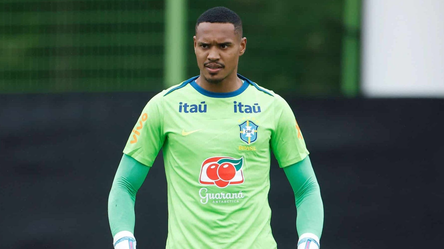 John em treino da Seleção