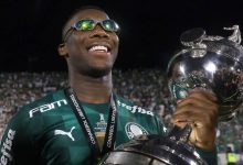 Patrick de Paula com a taça da Libertadores de 2021
