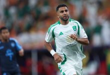 Riyad Mahrez em ação pelo Al-Ahli