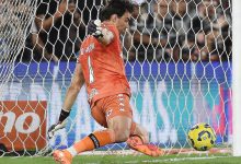 Léo Jardim defendeu com o pé esquerdo a cobrança de Canobbio