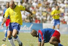 Brasil e Haiti se enfrentaram em um amistoso em 2004, no chamado "Jogo da Paz" - VANDERLEI ALMEIDA/AFP via Getty Images