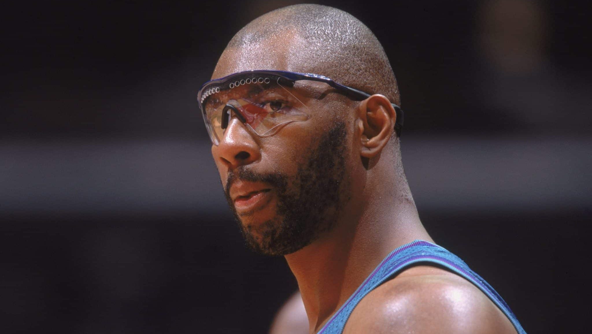 Elden Campbell, ex-pivô da NBA, morreu aos 57 anos - Robert Laberge / Getty Images