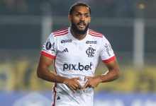 Juninho comemorando gol pelo Flamengo