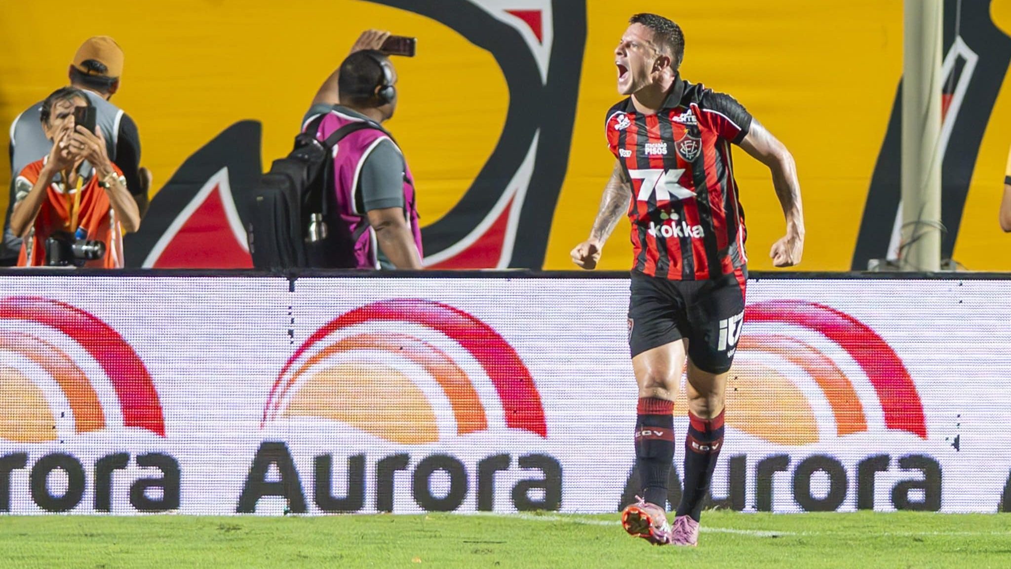 Renato Kayzer marcou um dos gols do Vitória