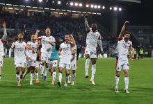 Jogadores do Milan comemoram a vitória sobre o Cagliari
