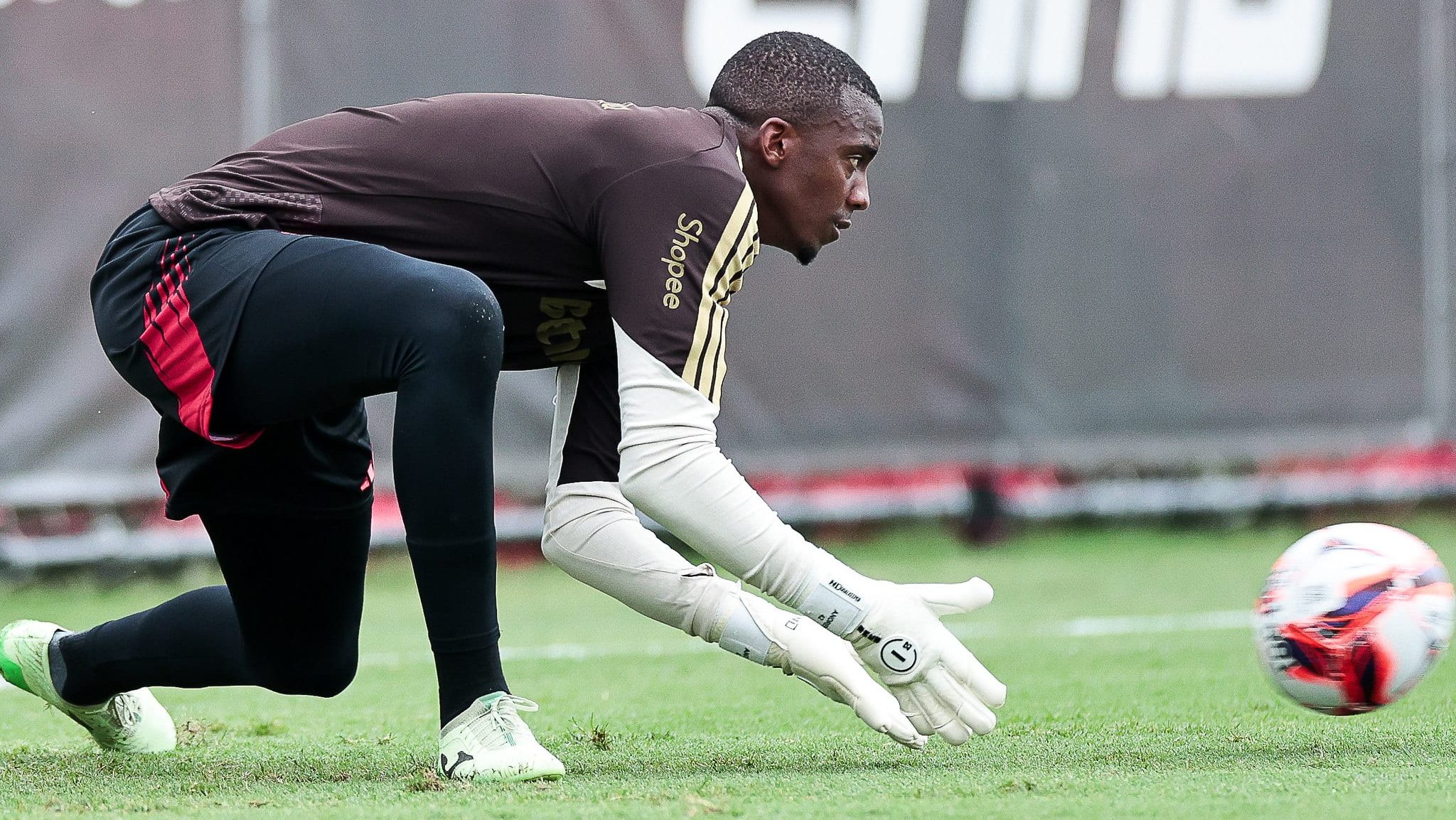 Andrew em treinamento pelo Flamengo