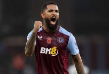 Douglas Luiz em ação pelo Aston Villa