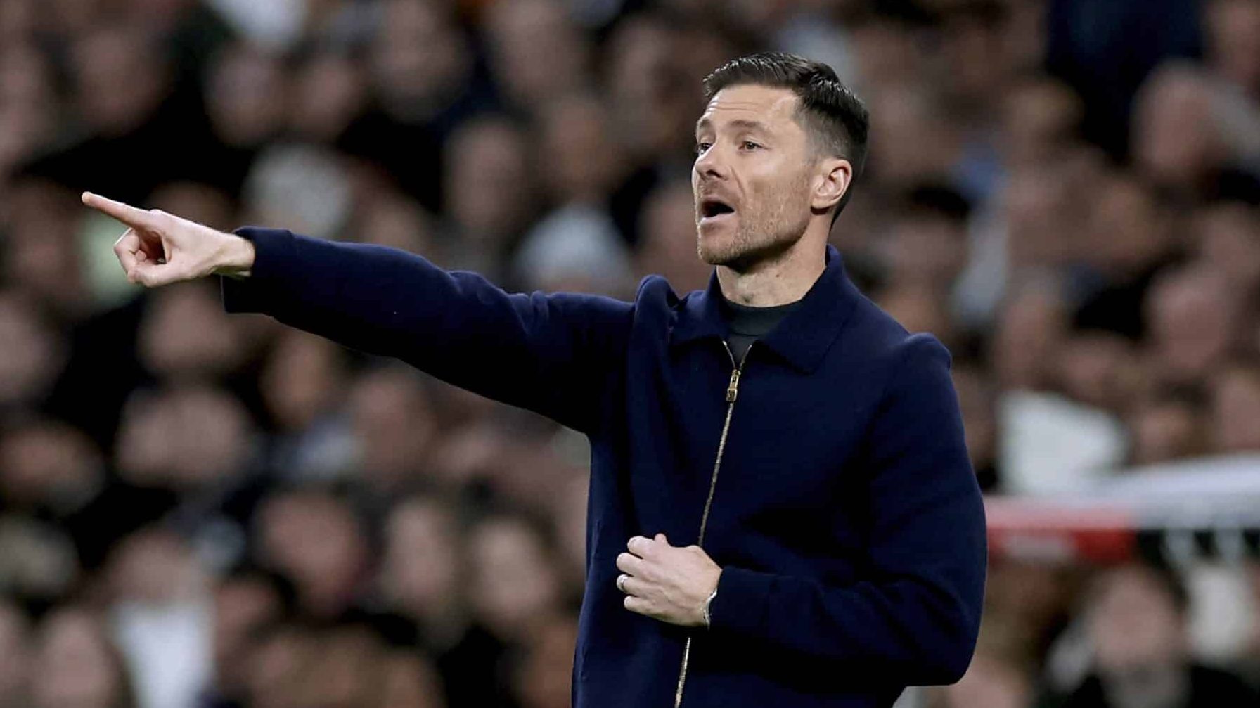 Xabi Alonso comandando o Real Madrid