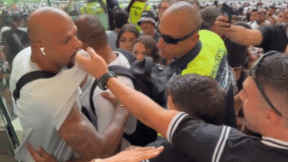 Felipe Melo agredido antes de Flamengo x Corinthians